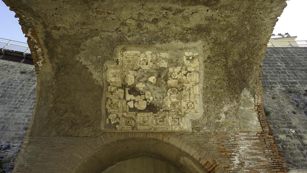 Herculaneum, August 2021. 
Looking towards vaulted ceiling of arch leading to the east side of the Augusteum, also known as the Basilica. Photo courtesy of Robert Hanson.